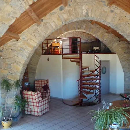 D'hotes Les Louves 3*